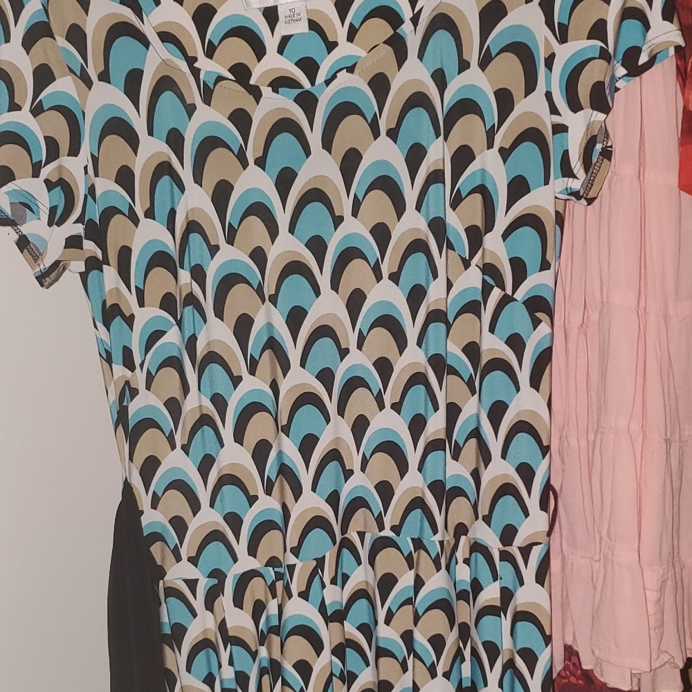 Dress - Picture 2 of 3